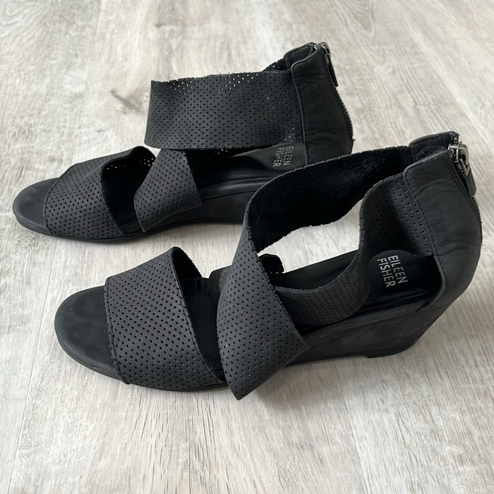 Eileen Fisher Kes‎ 2 Sandals Perforated Nubuck Cross Strap Wedge Women’s 8 Black - Picture 7 of 11